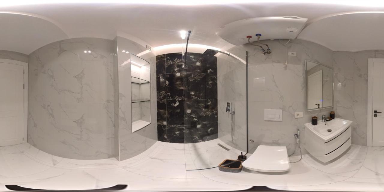 Am Luxury Apartment Tirana Esterno foto