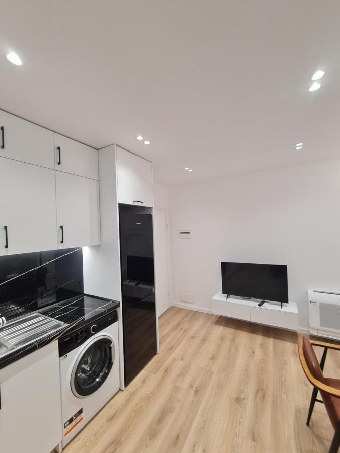 Am Luxury Apartment Tirana Esterno foto