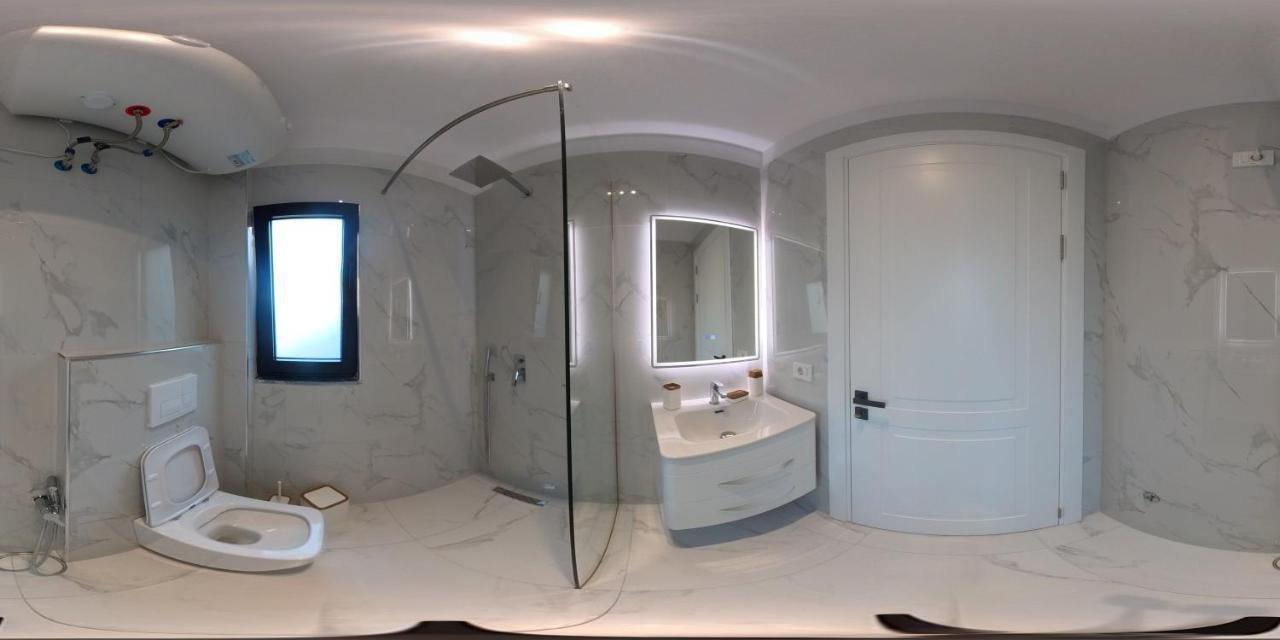 Am Luxury Apartment Tirana Esterno foto