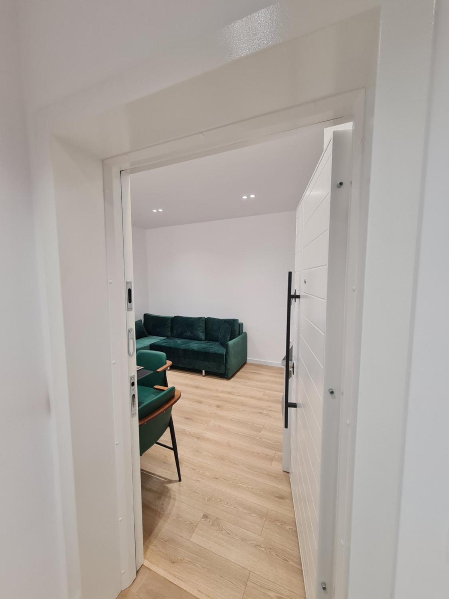 Am Luxury Apartment Tirana Esterno foto